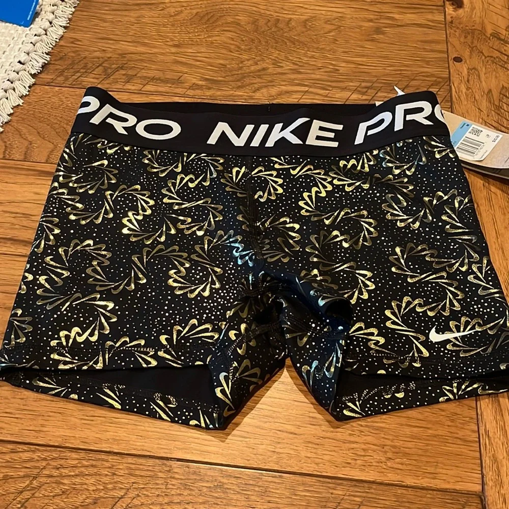 NIKE PRO DRI FIT SHORTS. NWT